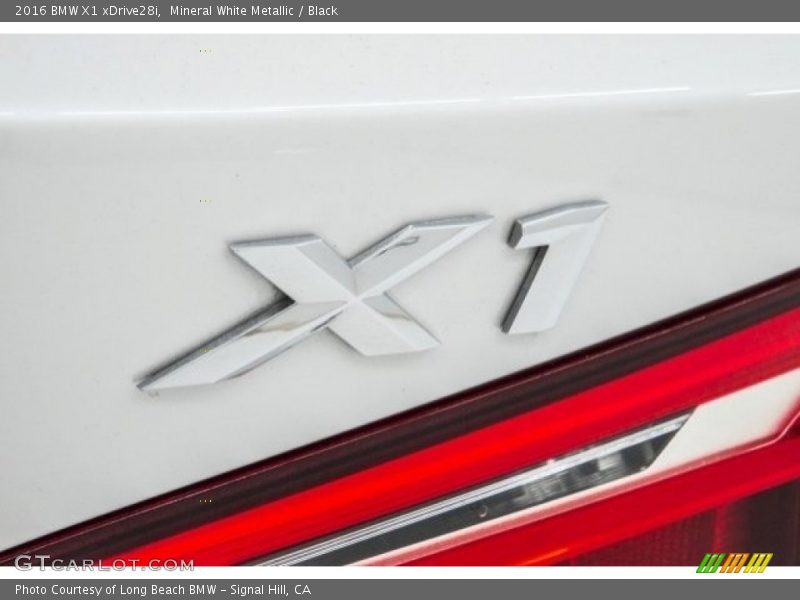 Mineral White Metallic / Black 2016 BMW X1 xDrive28i