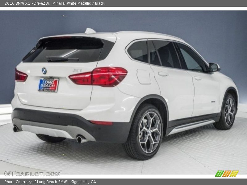 Mineral White Metallic / Black 2016 BMW X1 xDrive28i