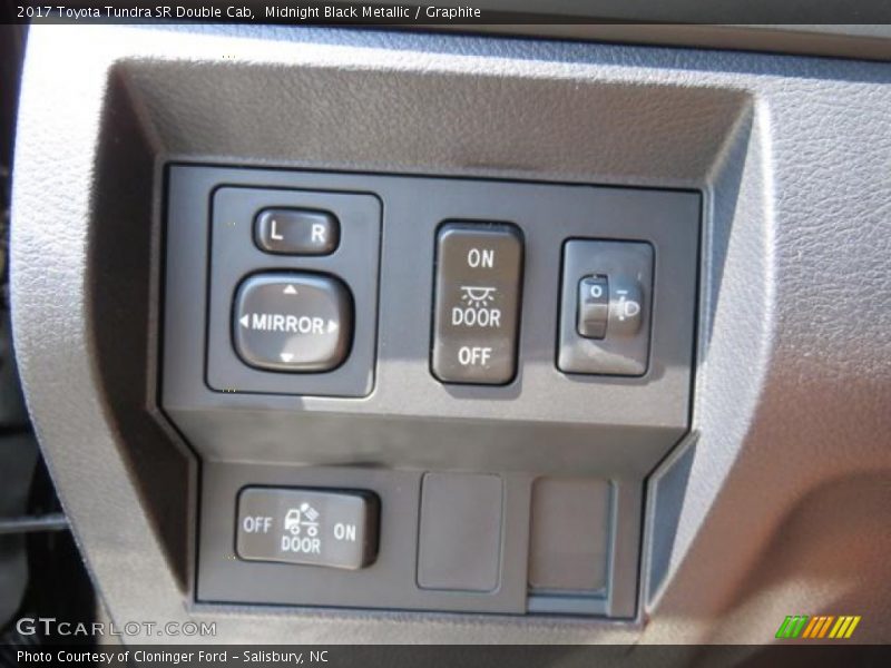 Midnight Black Metallic / Graphite 2017 Toyota Tundra SR Double Cab