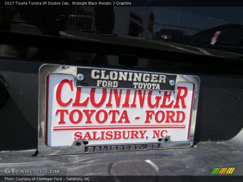 Midnight Black Metallic / Graphite 2017 Toyota Tundra SR Double Cab