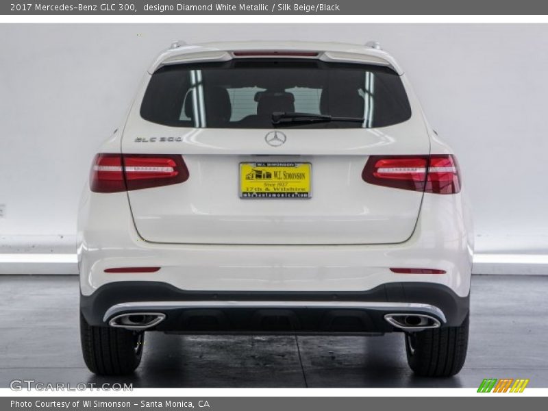 designo Diamond White Metallic / Silk Beige/Black 2017 Mercedes-Benz GLC 300