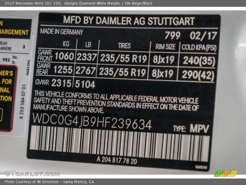 designo Diamond White Metallic / Silk Beige/Black 2017 Mercedes-Benz GLC 300