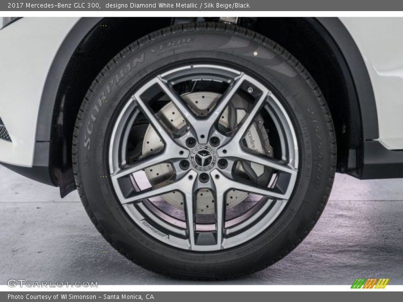 designo Diamond White Metallic / Silk Beige/Black 2017 Mercedes-Benz GLC 300