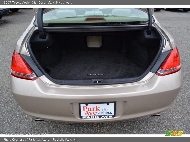 Desert Sand Mica / Ivory 2007 Toyota Avalon XL
