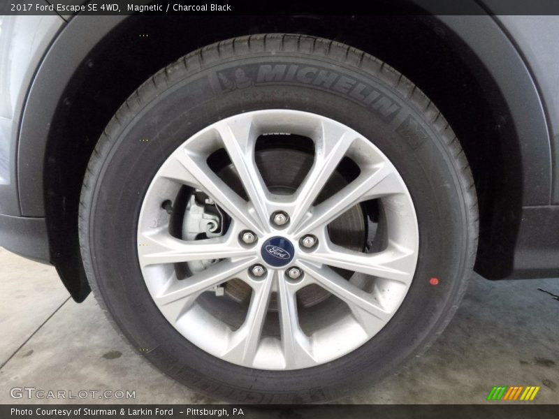 Magnetic / Charcoal Black 2017 Ford Escape SE 4WD
