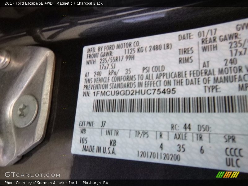 Magnetic / Charcoal Black 2017 Ford Escape SE 4WD