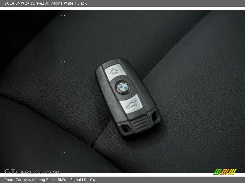 Alpine White / Black 2014 BMW Z4 sDrive28i