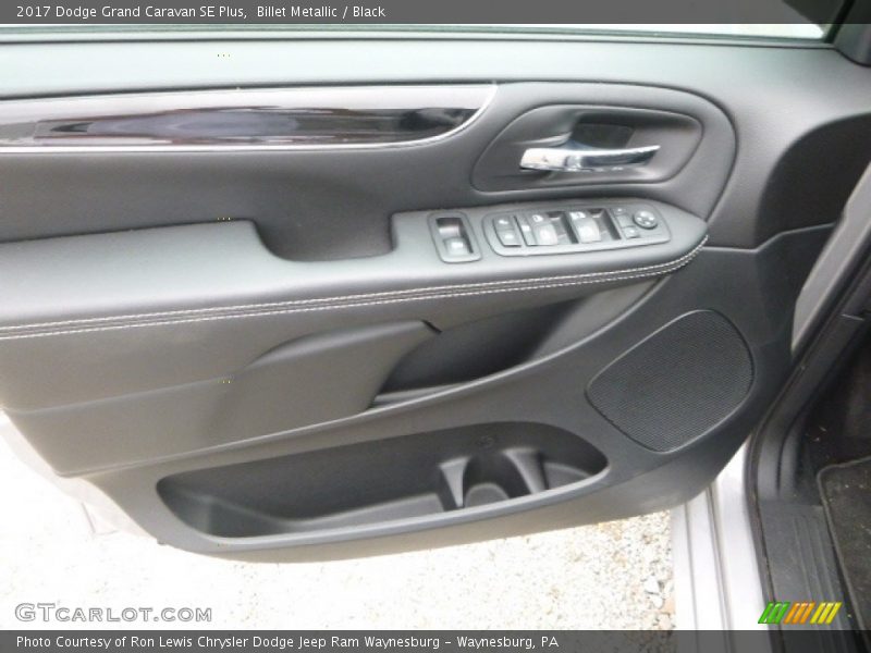 Billet Metallic / Black 2017 Dodge Grand Caravan SE Plus