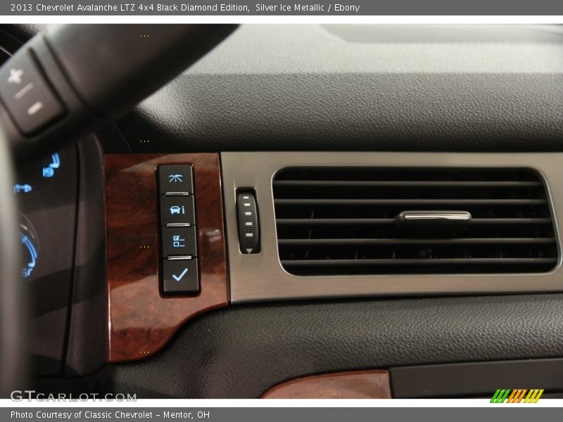Silver Ice Metallic / Ebony 2013 Chevrolet Avalanche LTZ 4x4 Black Diamond Edition