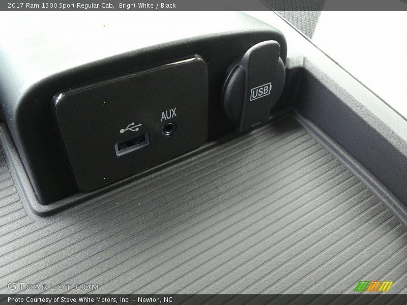 Bright White / Black 2017 Ram 1500 Sport Regular Cab