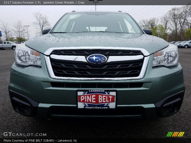 Jasmine Green Metallic / Gray 2017 Subaru Forester 2.5i