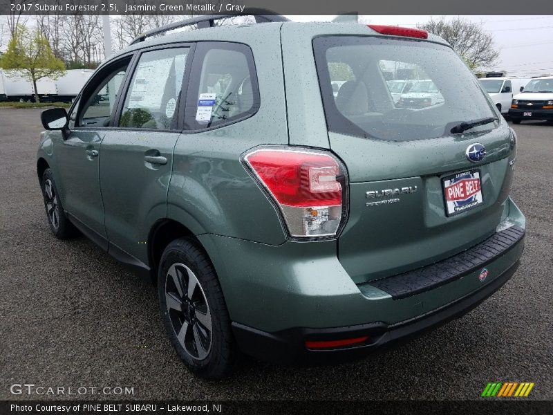 Jasmine Green Metallic / Gray 2017 Subaru Forester 2.5i