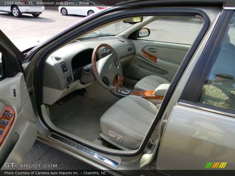  2003 I 35 Willow Interior