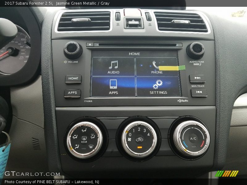 Jasmine Green Metallic / Gray 2017 Subaru Forester 2.5i