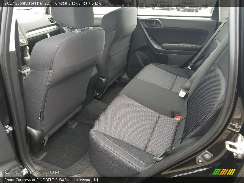 Crystal Black Silica / Black 2017 Subaru Forester 2.5i