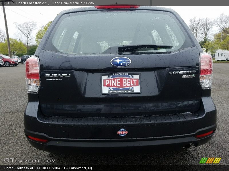 Dark Gray Metallic / Gray 2017 Subaru Forester 2.5i
