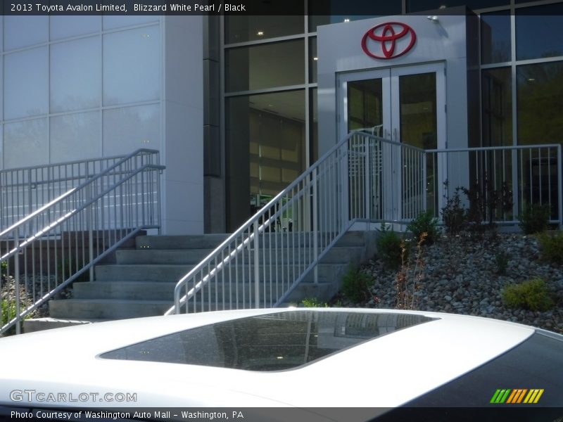 Blizzard White Pearl / Black 2013 Toyota Avalon Limited