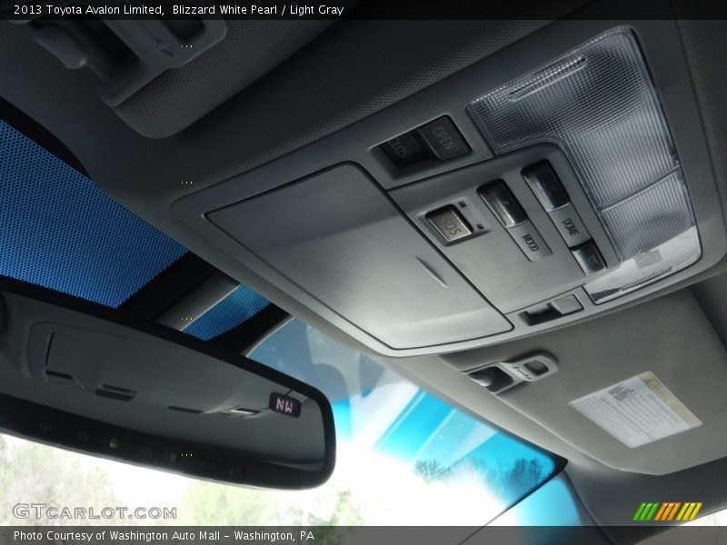 Blizzard White Pearl / Light Gray 2013 Toyota Avalon Limited