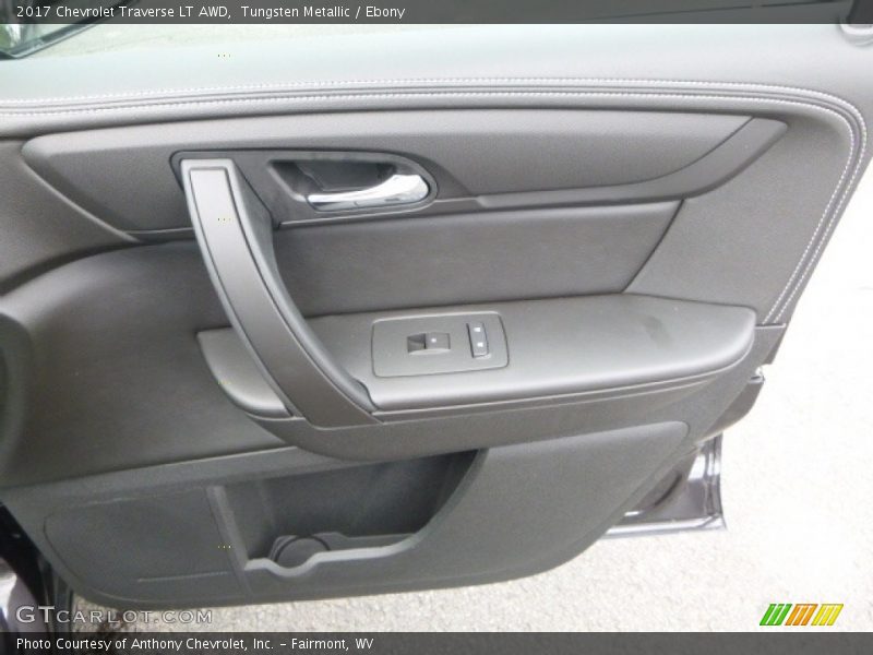 Tungsten Metallic / Ebony 2017 Chevrolet Traverse LT AWD