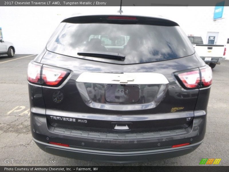 Tungsten Metallic / Ebony 2017 Chevrolet Traverse LT AWD