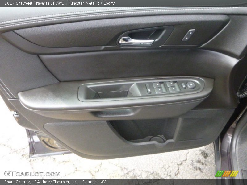 Tungsten Metallic / Ebony 2017 Chevrolet Traverse LT AWD