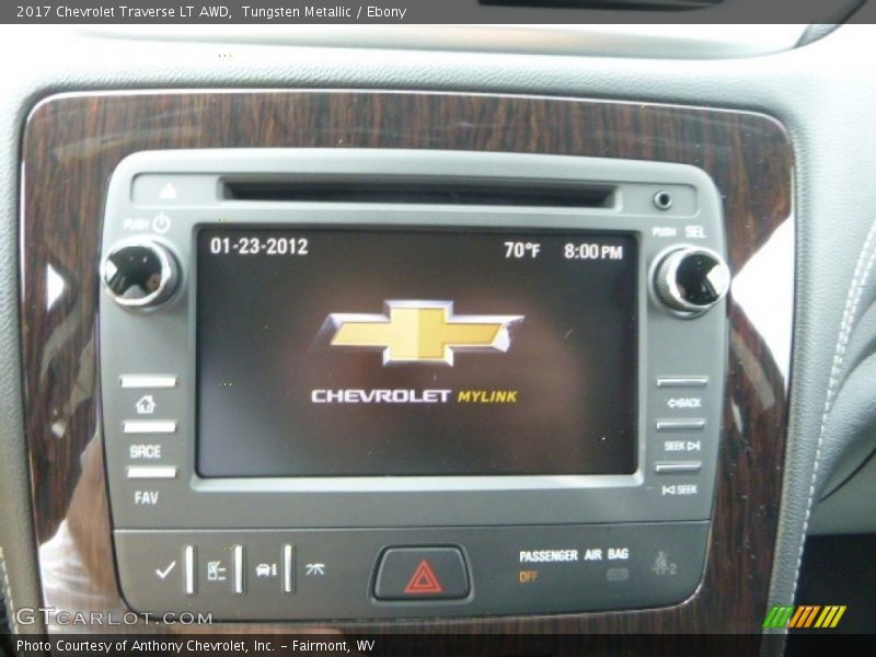 Tungsten Metallic / Ebony 2017 Chevrolet Traverse LT AWD