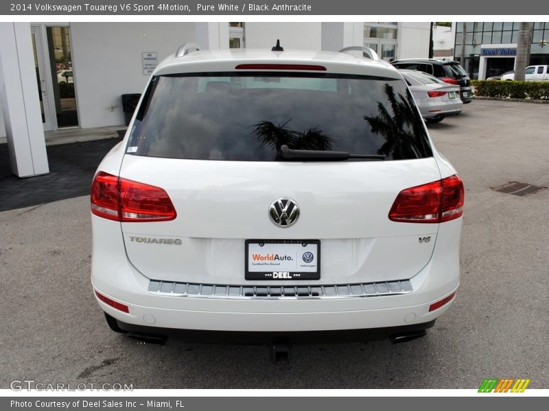 Pure White / Black Anthracite 2014 Volkswagen Touareg V6 Sport 4Motion