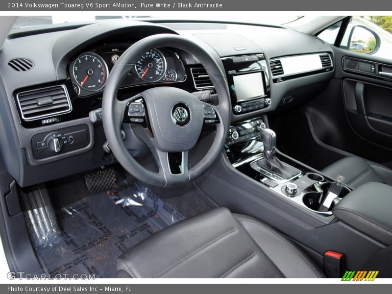 Pure White / Black Anthracite 2014 Volkswagen Touareg V6 Sport 4Motion
