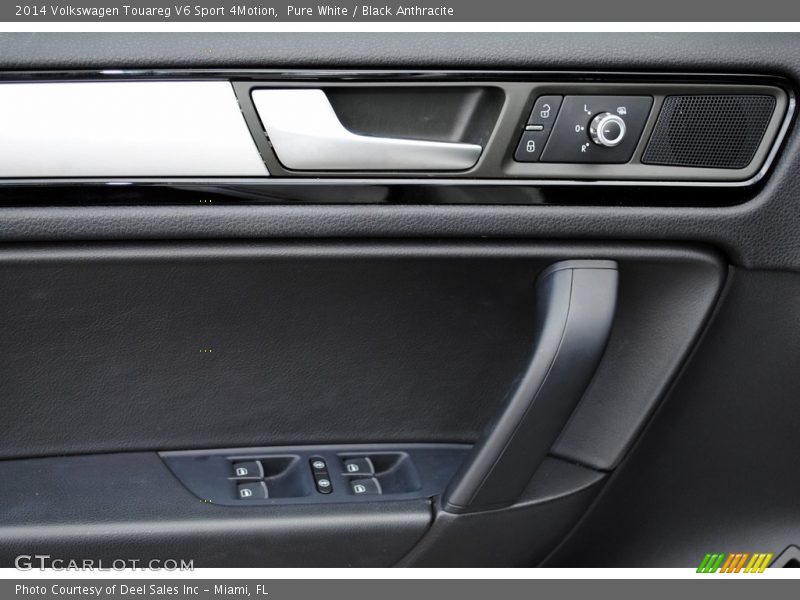 Pure White / Black Anthracite 2014 Volkswagen Touareg V6 Sport 4Motion