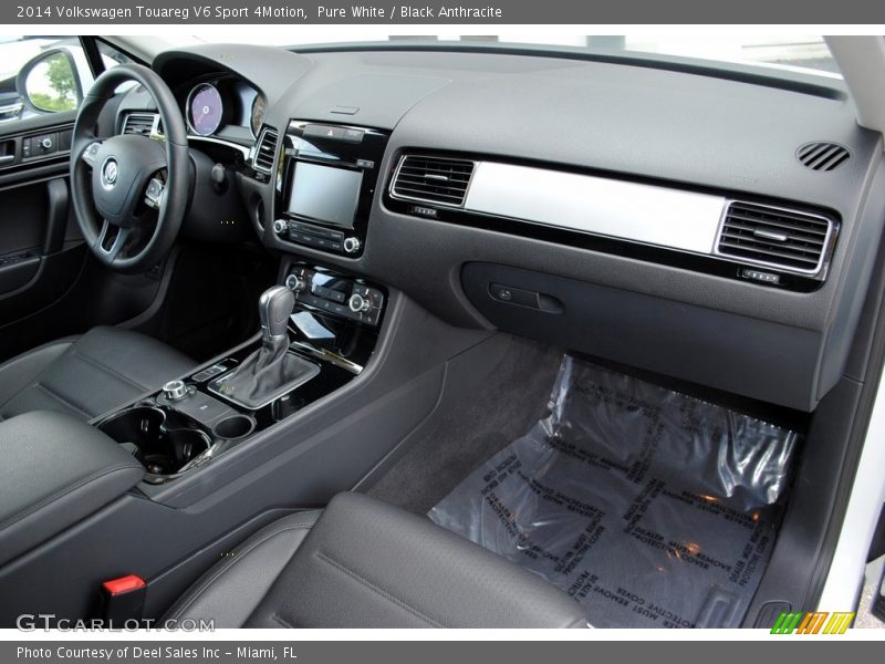 Pure White / Black Anthracite 2014 Volkswagen Touareg V6 Sport 4Motion