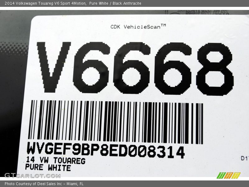 Pure White / Black Anthracite 2014 Volkswagen Touareg V6 Sport 4Motion