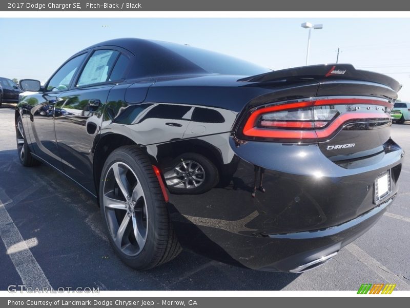Pitch-Black / Black 2017 Dodge Charger SE