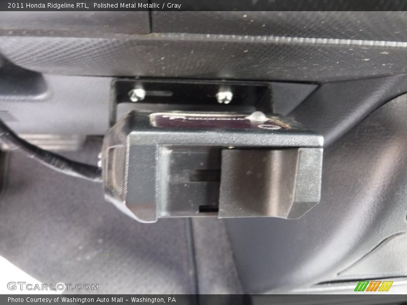 Polished Metal Metallic / Gray 2011 Honda Ridgeline RTL