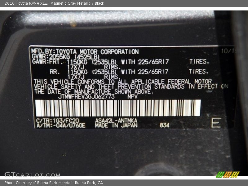 Magnetic Gray Metallic / Black 2016 Toyota RAV4 XLE