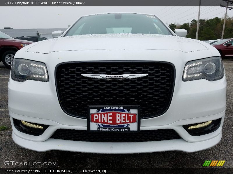 Bright White / Black 2017 Chrysler 300 S AWD