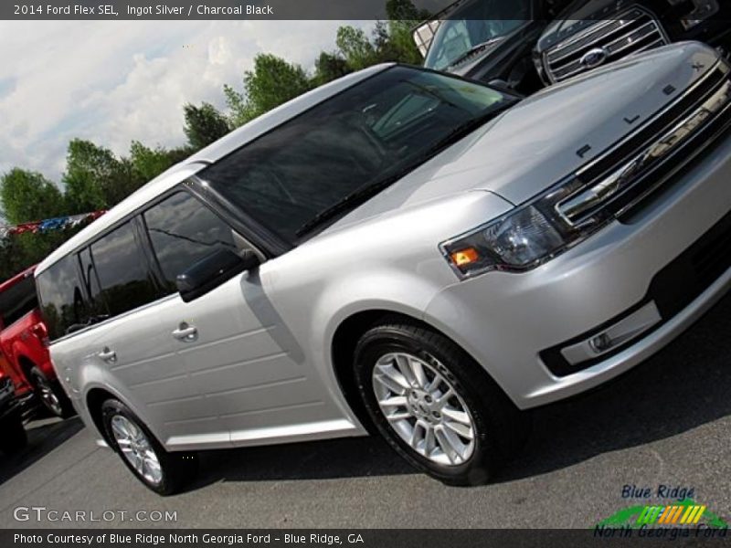 Ingot Silver / Charcoal Black 2014 Ford Flex SEL