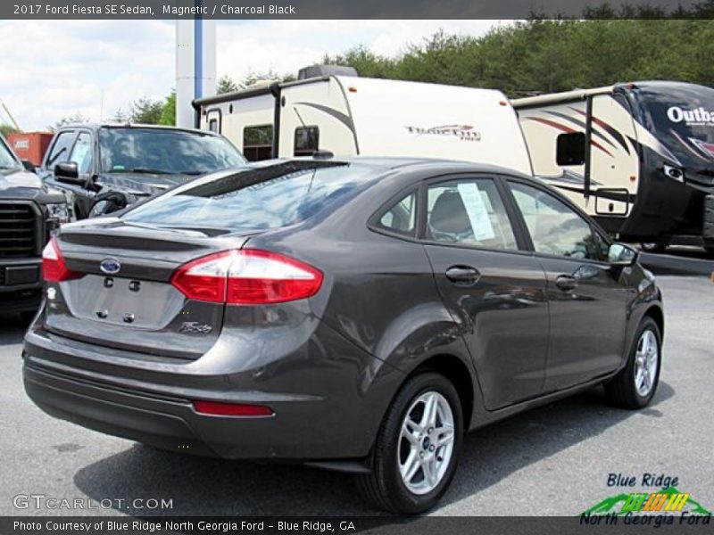 Magnetic / Charcoal Black 2017 Ford Fiesta SE Sedan
