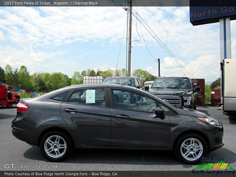 Magnetic / Charcoal Black 2017 Ford Fiesta SE Sedan