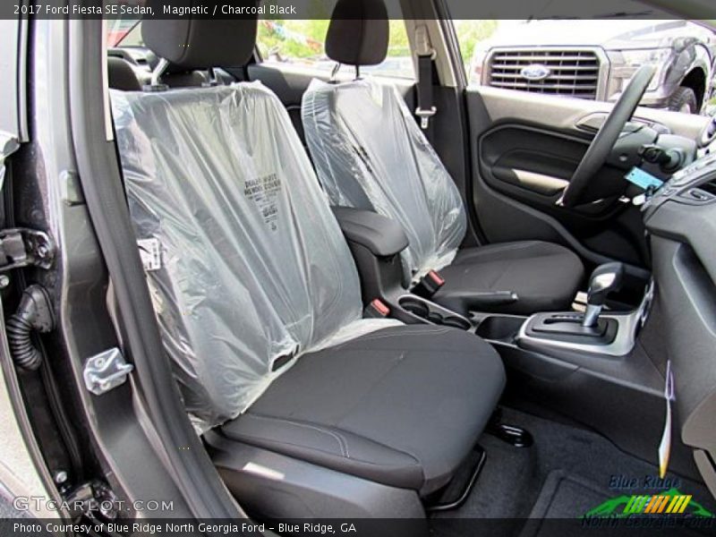 Magnetic / Charcoal Black 2017 Ford Fiesta SE Sedan