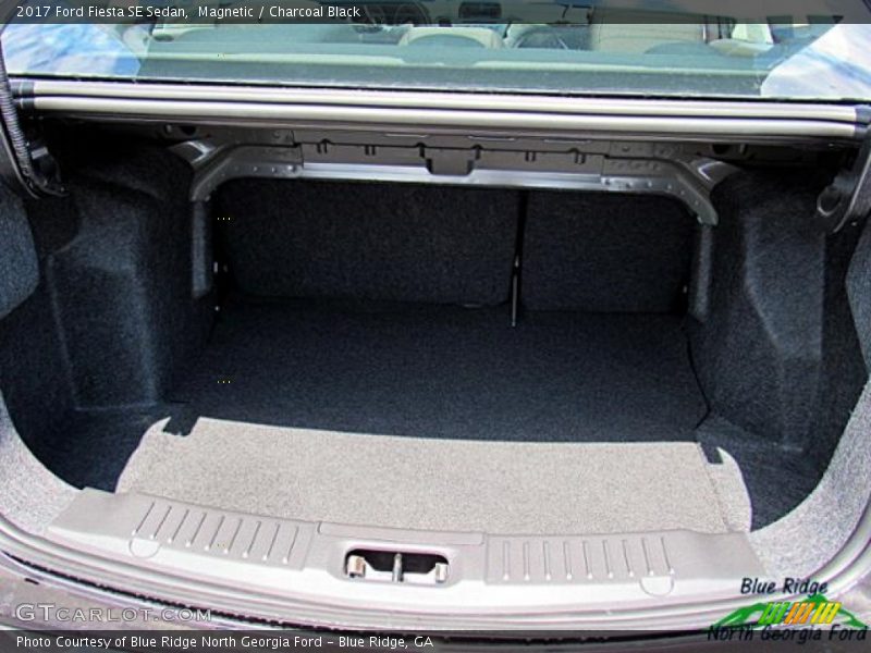 Magnetic / Charcoal Black 2017 Ford Fiesta SE Sedan