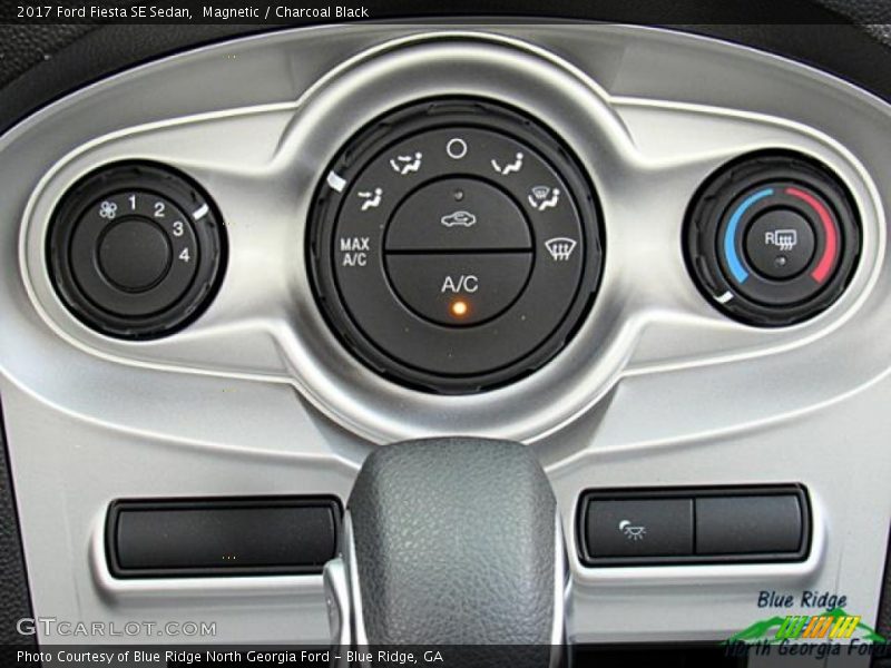 Magnetic / Charcoal Black 2017 Ford Fiesta SE Sedan