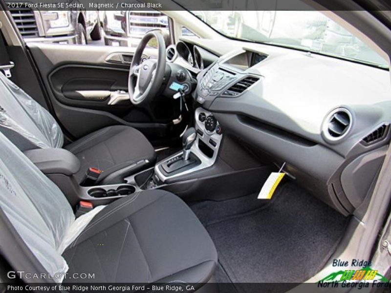 Magnetic / Charcoal Black 2017 Ford Fiesta SE Sedan