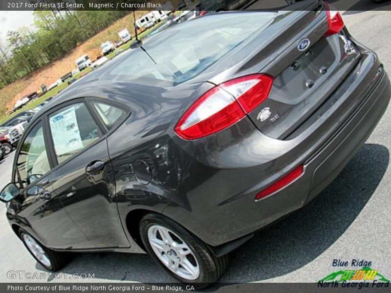 Magnetic / Charcoal Black 2017 Ford Fiesta SE Sedan