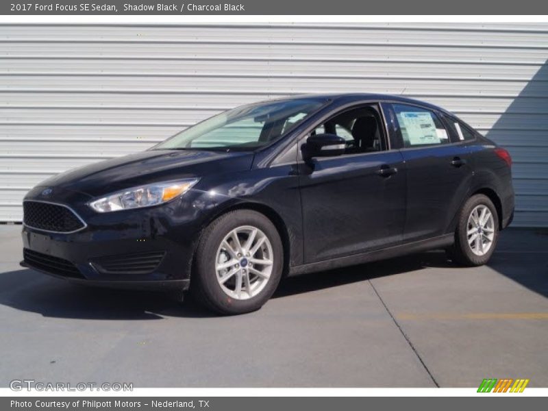 Front 3/4 View of 2017 Focus SE Sedan