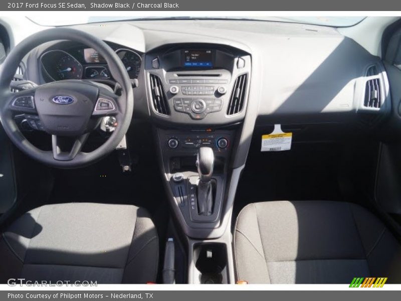 Shadow Black / Charcoal Black 2017 Ford Focus SE Sedan