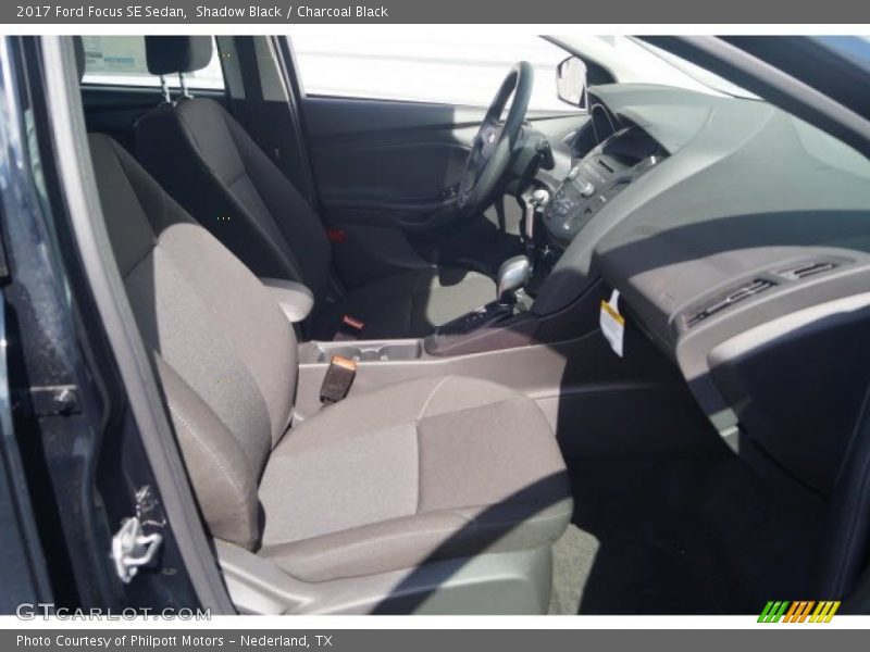 Shadow Black / Charcoal Black 2017 Ford Focus SE Sedan