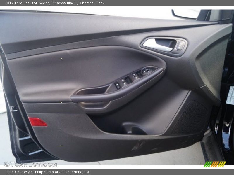 Shadow Black / Charcoal Black 2017 Ford Focus SE Sedan