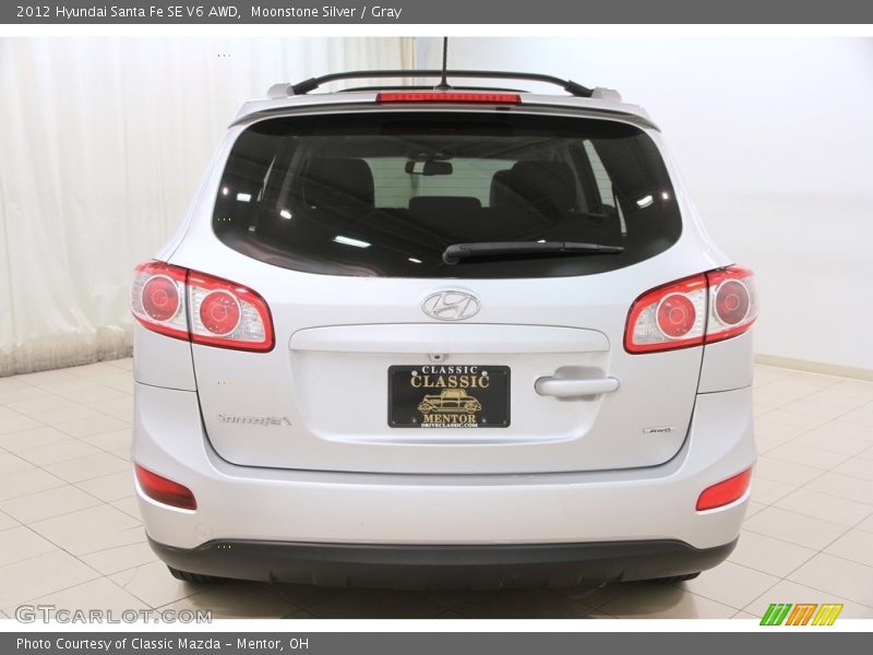 Moonstone Silver / Gray 2012 Hyundai Santa Fe SE V6 AWD