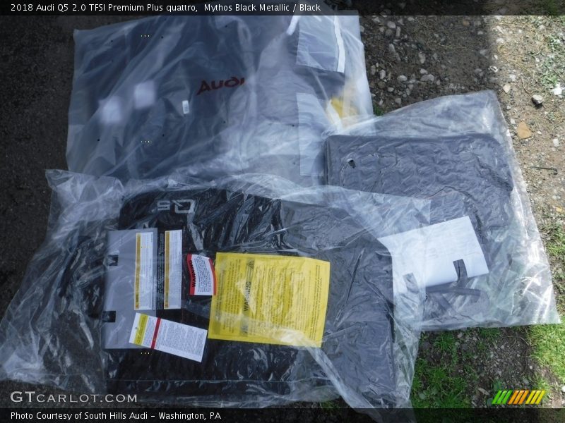 Mythos Black Metallic / Black 2018 Audi Q5 2.0 TFSI Premium Plus quattro