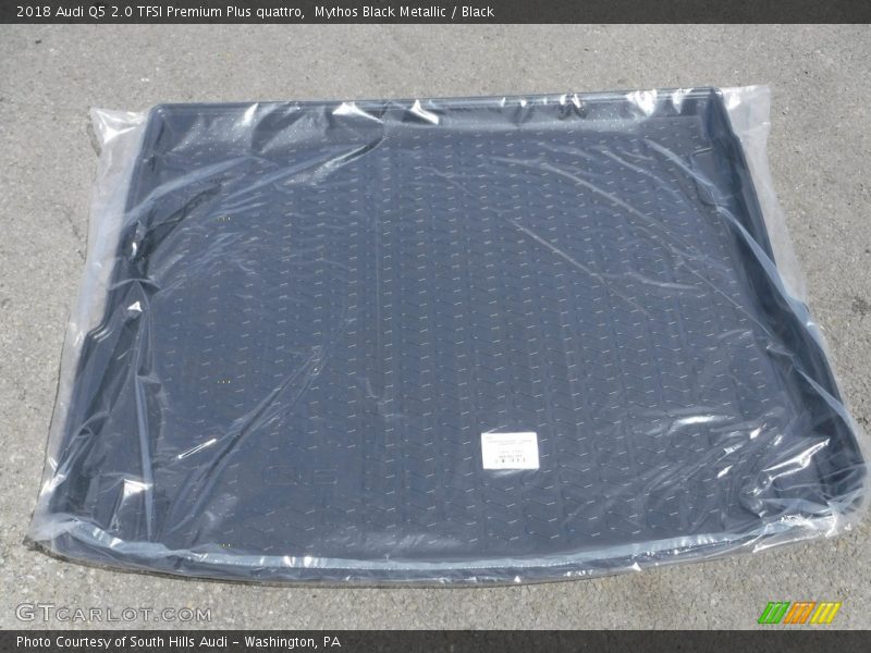 Mythos Black Metallic / Black 2018 Audi Q5 2.0 TFSI Premium Plus quattro